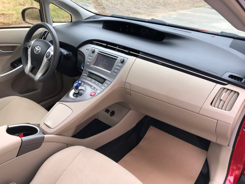 Toyota Prius Base - sunroof, reverse camera, bluetooth, hatch 2015 à COLDBROOK, Nouvelle-Écosse - 23 - w1024h768px