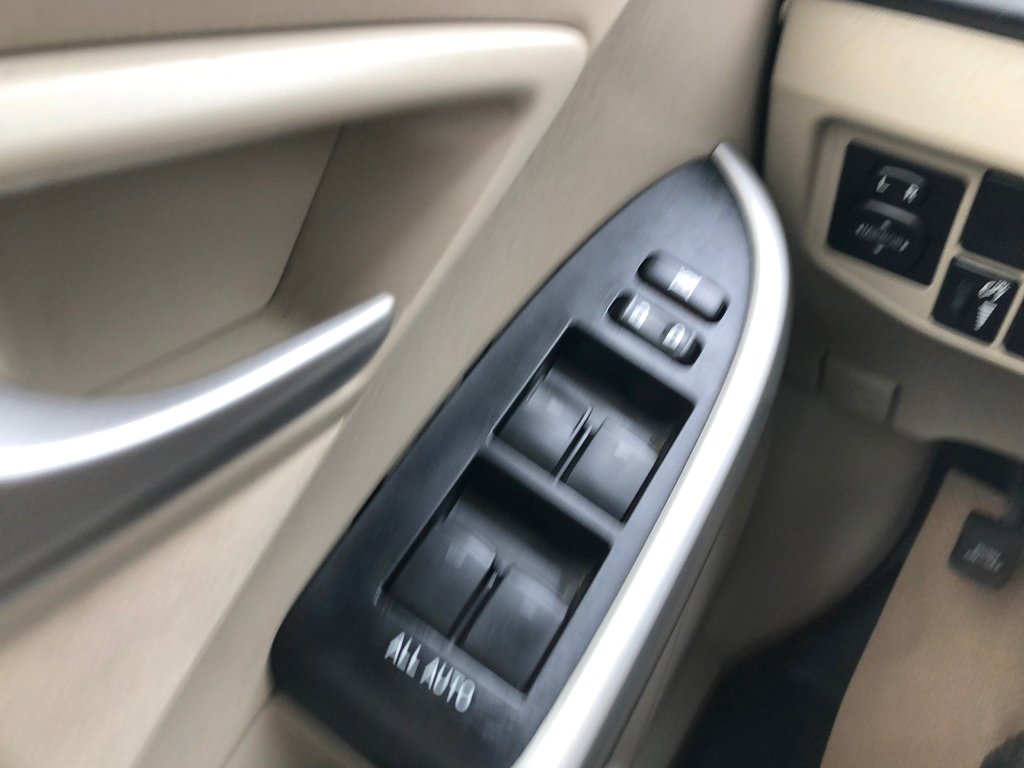 Toyota Prius Base - sunroof, reverse camera, bluetooth, hatch 2015 à COLDBROOK, Nouvelle-Écosse - 7 - w1024h768px