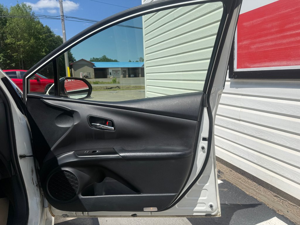 2017 Toyota PRIUS HYBRID HEV in COLDBROOK, Nova Scotia - 18 - w1024h768px