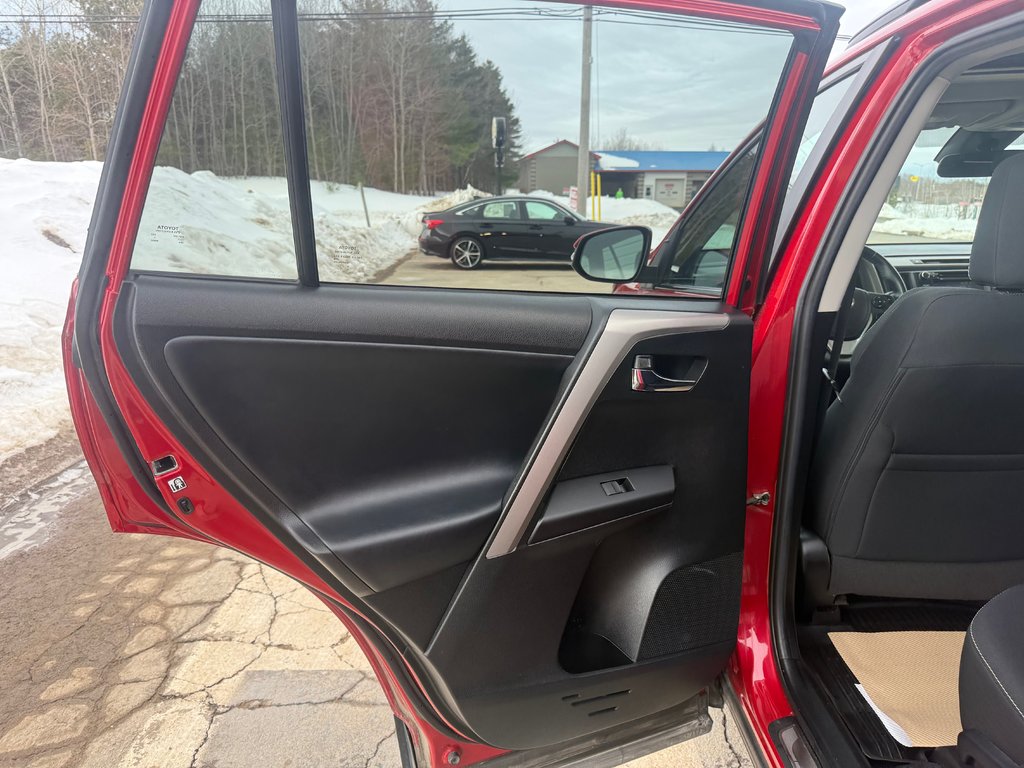 Toyota RAV4 XLE XLE, keyless entry, backup camera, Bluetooth 2017 à COLDBROOK, Nouvelle-Écosse - 14 - w1024h768px