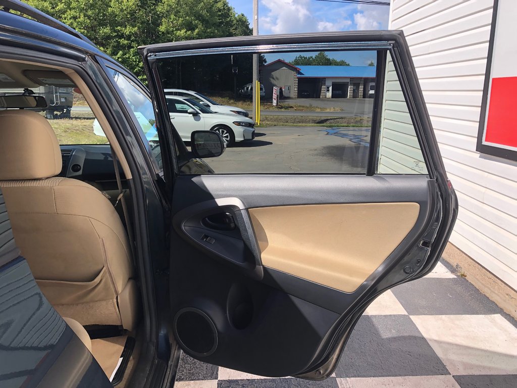 2012 Toyota RAV4 Base - CD Player, Power Windows, AUX Port in COLDBROOK, Nova Scotia - 18 - w1024h768px
