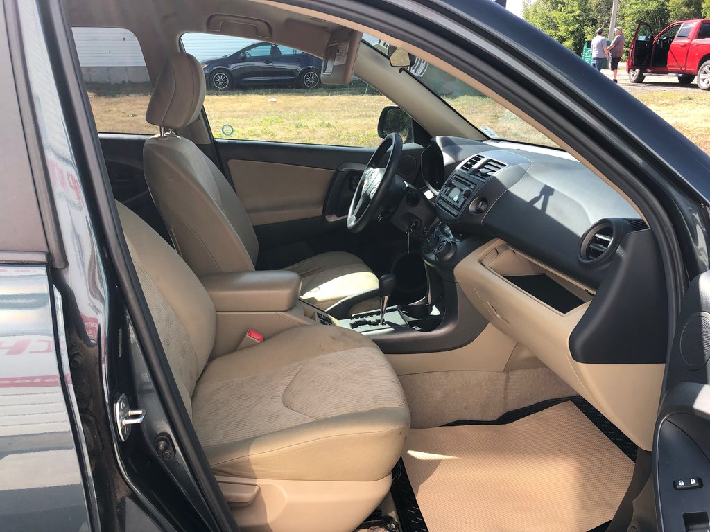 2012 Toyota RAV4 Base - CD Player, Power Windows, AUX Port in COLDBROOK, Nova Scotia - 20 - w1024h768px