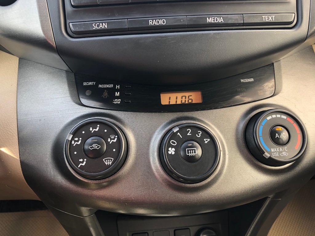 2012 Toyota RAV4 Base - CD Player, Power Windows, AUX Port in COLDBROOK, Nova Scotia - 12 - w1024h768px