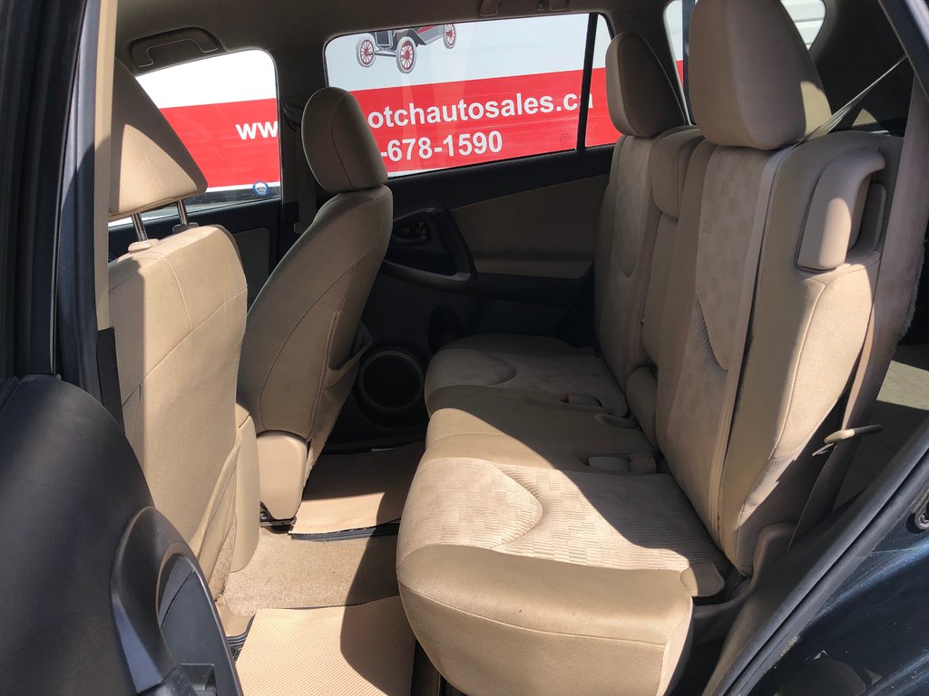 2012 Toyota RAV4 Base - CD Player, Power Windows, AUX Port in COLDBROOK, Nova Scotia - 16 - w1024h768px