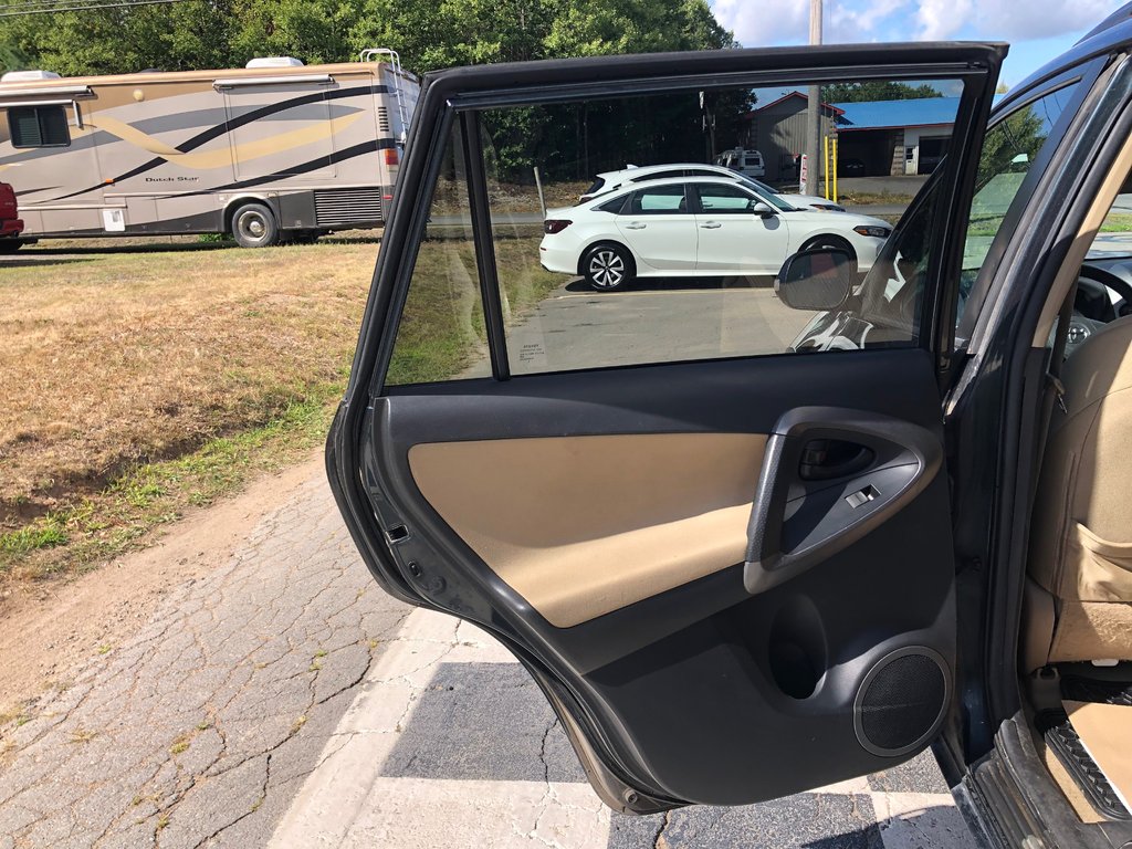 2012 Toyota RAV4 Base - CD Player, Power Windows, AUX Port in COLDBROOK, Nova Scotia - 15 - w1024h768px