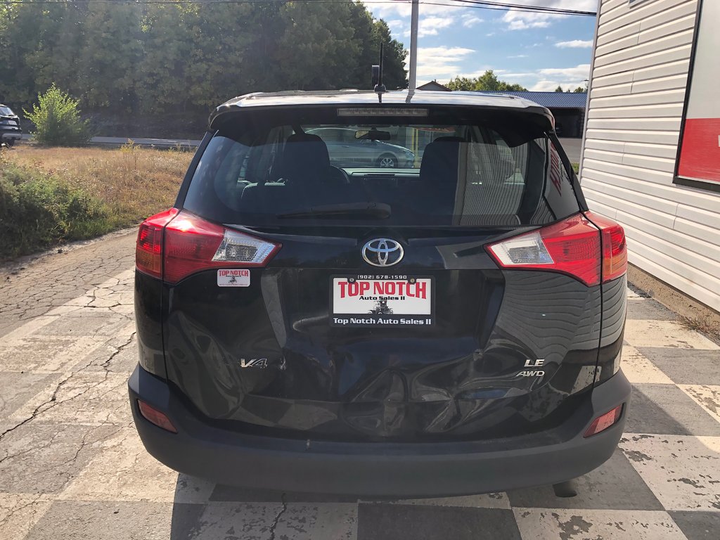 RAV4 LE - cruise control, hands free, a/c, CD player 2014 à COLDBROOK, Nouvelle-Écosse - 5 - w1024h768px