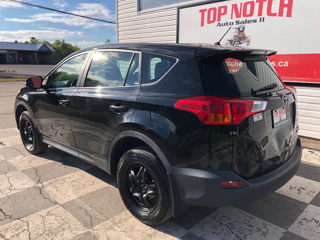 RAV4 LE - cruise control, hands free, a/c, CD player 2014 à COLDBROOK, Nouvelle-Écosse - 6 - w1024h768px