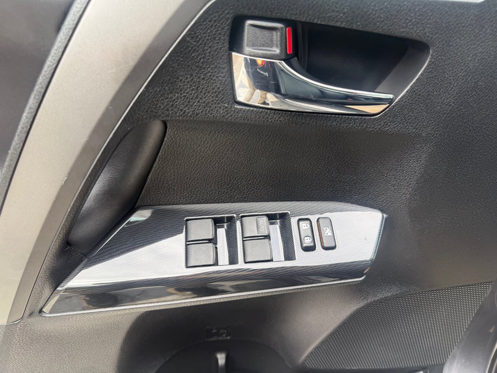 2016 Toyota RAV4 SE, keyless entry, backup camera, Bluetooth in Kentville, Nova Scotia - 8 - w1024h768px