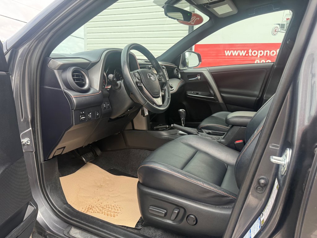 2016 Toyota RAV4 SE, keyless entry, backup camera, Bluetooth in Kentville, Nova Scotia - 9 - w1024h768px