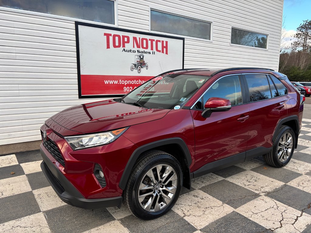 2020  RAV4 XLE - sunroof, heated seats, heated steering wheel in Kentville, Nova Scotia - 1 - w1024h768px