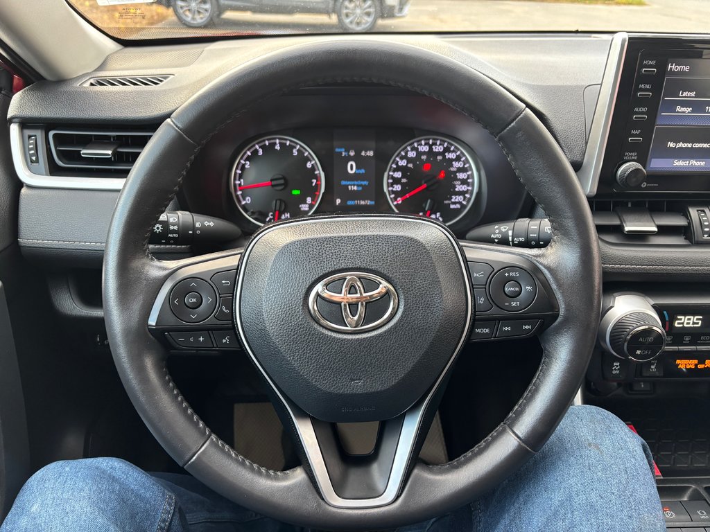 2020  RAV4 XLE - sunroof, heated seats, heated steering wheel in Kentville, Nova Scotia - 10 - w1024h768px