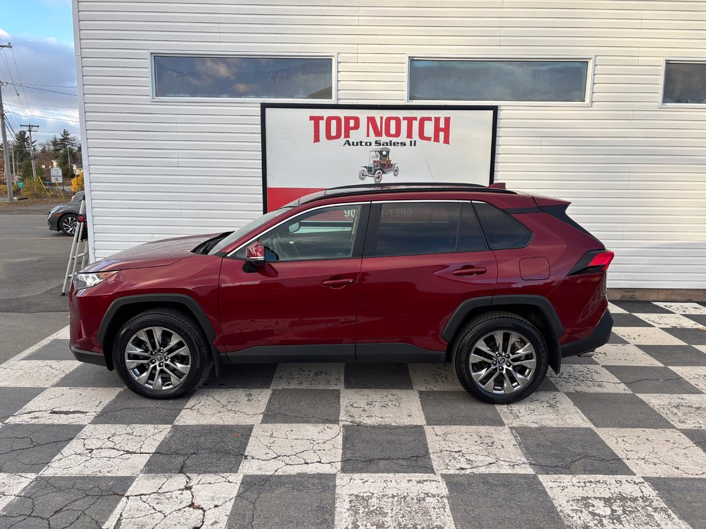 2020  RAV4 XLE - sunroof, heated seats, heated steering wheel in Kentville, Nova Scotia - 28 - w1024h768px