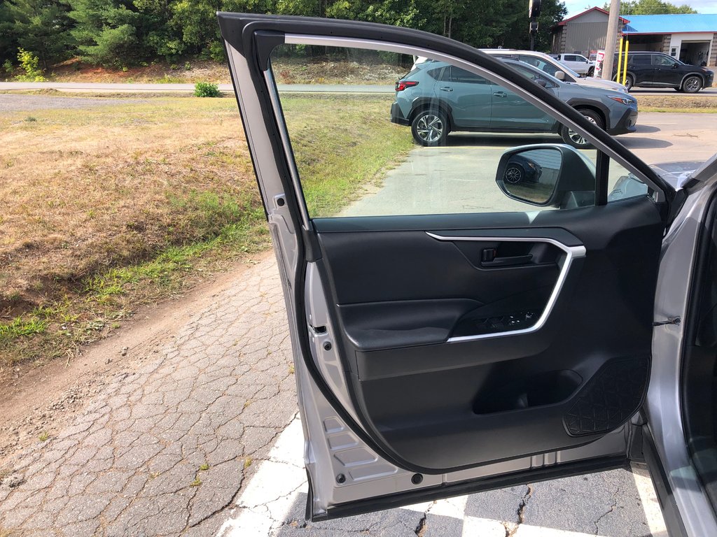 2021 Toyota RAV4 LE - Reverse Camera, Bluetooth, Heated Seats in COLDBROOK, Nova Scotia - 7 - w1024h768px