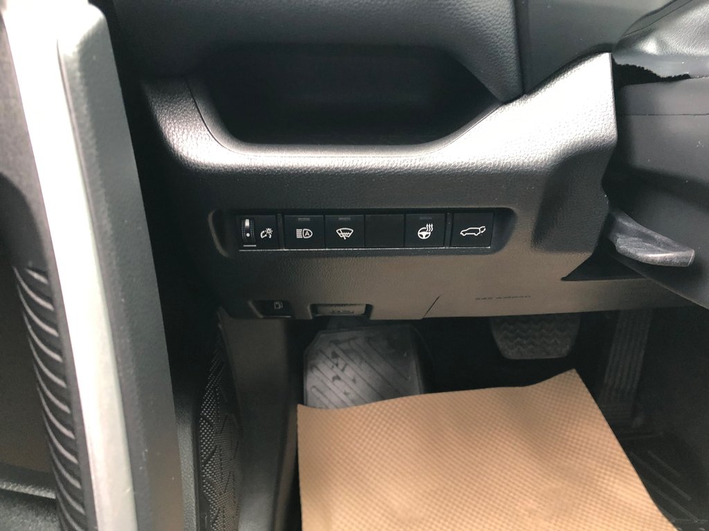 2022 Toyota RAV4 Hybrid SE - sunroof, heated steering wheel, a/c in Kentville, Nova Scotia - 7 - w1024h768px