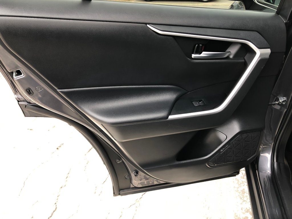 2022 Toyota RAV4 Hybrid SE - sunroof, heated steering wheel, a/c in Kentville, Nova Scotia - 20 - w1024h768px