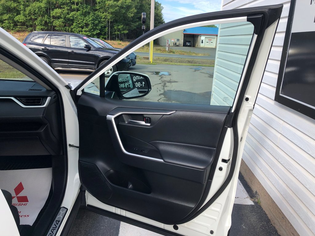 Toyota RAV4 XLE - Heated Steering Wheel & Seats, Carplay 2022 à COLDBROOK, Nouvelle-Écosse - 26 - w1024h768px