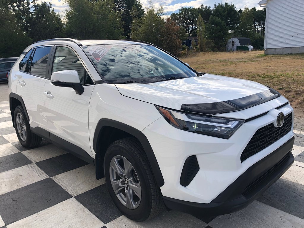 Toyota RAV4 XLE - Heated Steering Wheel & Seats, Carplay 2022 à COLDBROOK, Nouvelle-Écosse - 3 - w1024h768px