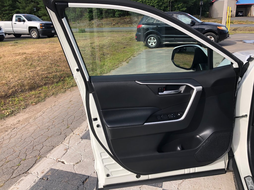 Toyota RAV4 XLE - Heated Steering Wheel & Seats, Carplay 2022 à COLDBROOK, Nouvelle-Écosse - 7 - w1024h768px