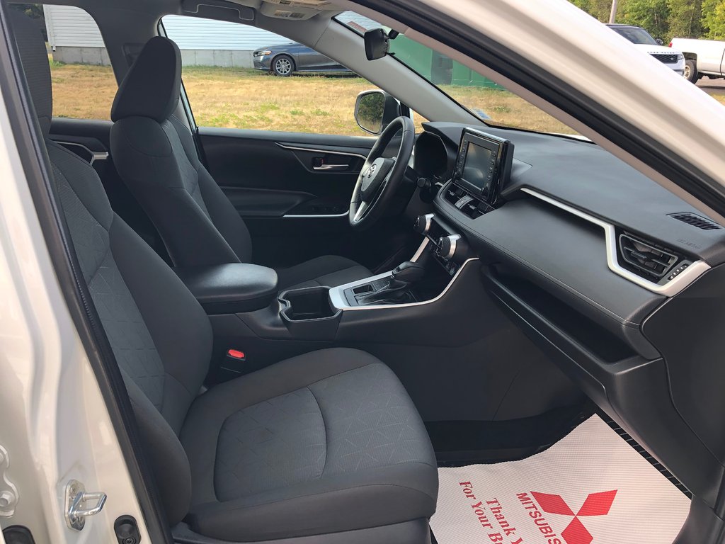 Toyota RAV4 XLE - Heated Steering Wheel & Seats, Carplay 2022 à COLDBROOK, Nouvelle-Écosse - 27 - w1024h768px