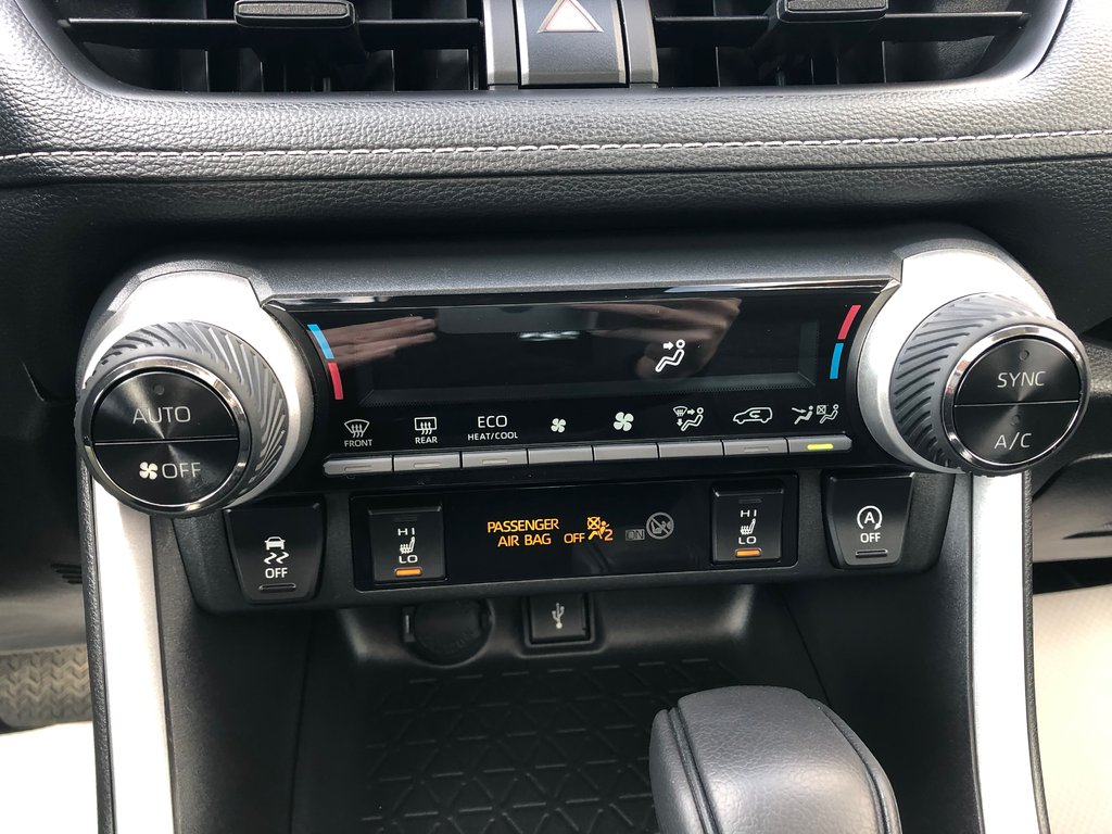 Toyota RAV4 XLE - Heated Steering Wheel & Seats, Carplay 2022 à COLDBROOK, Nouvelle-Écosse - 14 - w1024h768px