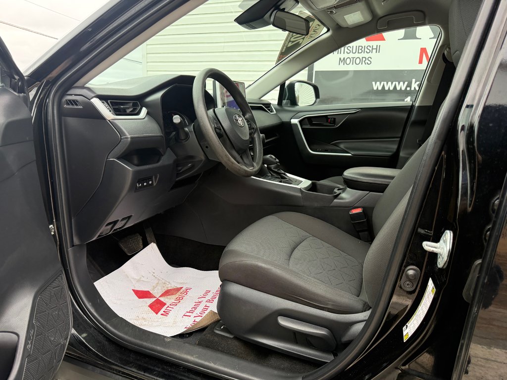 2023 Toyota RAV4 LE, keyless entry, Cruise control, Bluetooth in COLDBROOK, Nova Scotia - 9 - w1024h768px