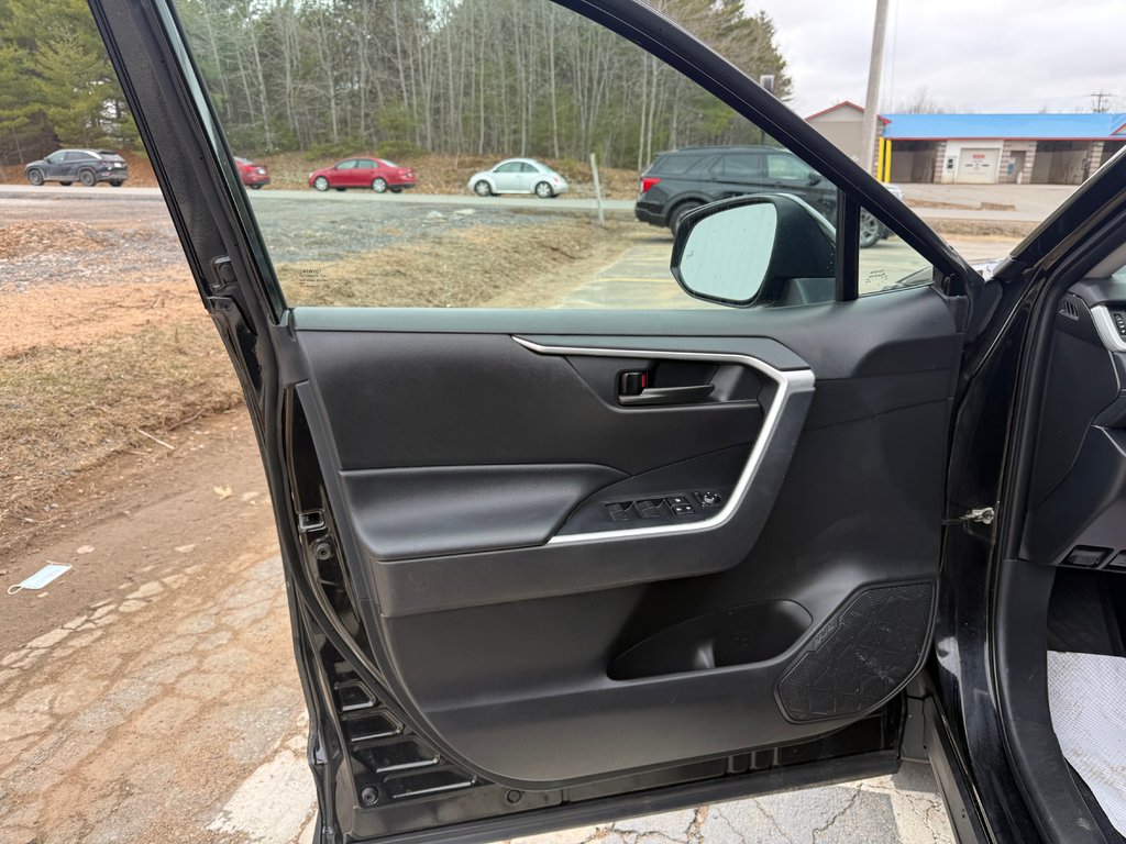 2023 Toyota RAV4 LE, keyless entry, Cruise control, Bluetooth in COLDBROOK, Nova Scotia - 7 - w1024h768px