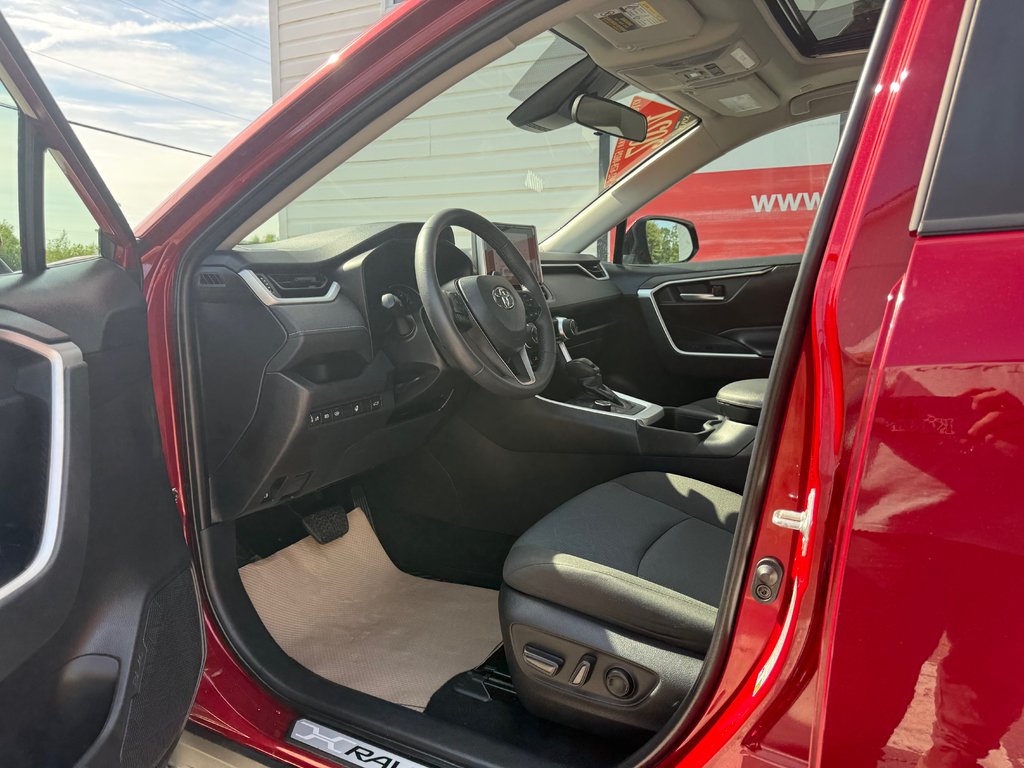 2024 Toyota RAV4 Hybrid XLE, keyless entry, backup camera, BT in Kentville, Nova Scotia - 9 - w1024h768px
