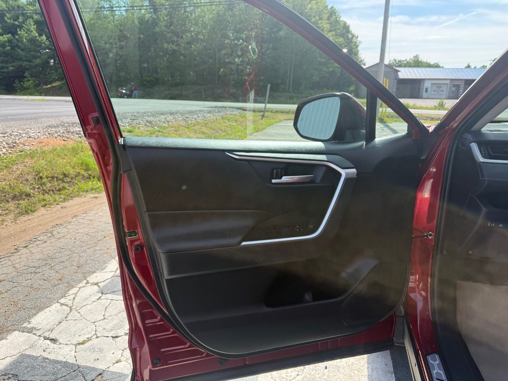 2024 Toyota RAV4 Hybrid XLE, keyless entry, backup camera, BT in Kentville, Nova Scotia - 7 - w1024h768px