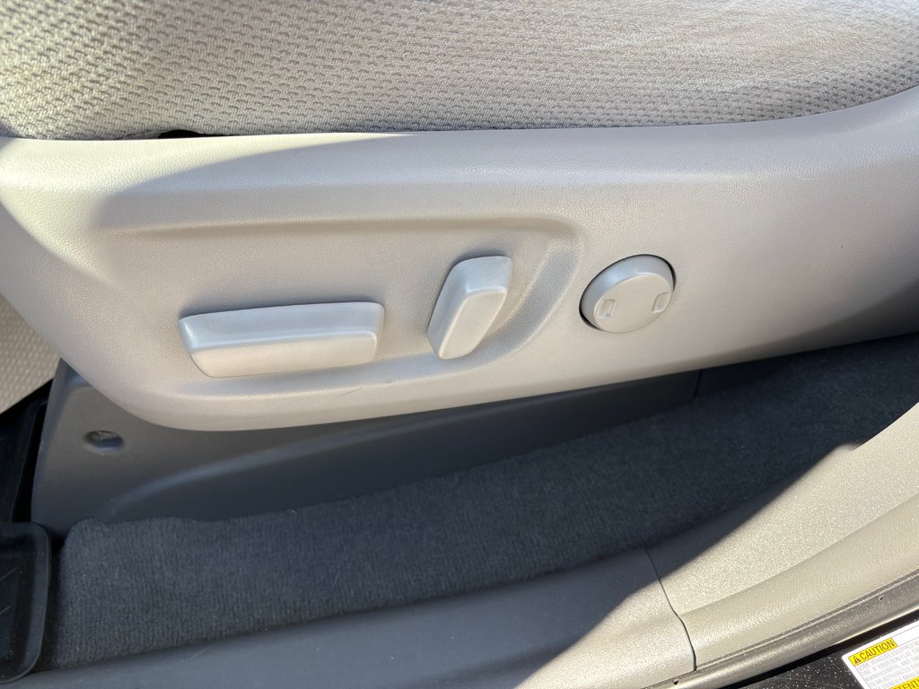 2019 Toyota Sienna LE - heated seats, hands free, cruise control, a/c in Kentville, Nova Scotia - 18 - w1024h768px