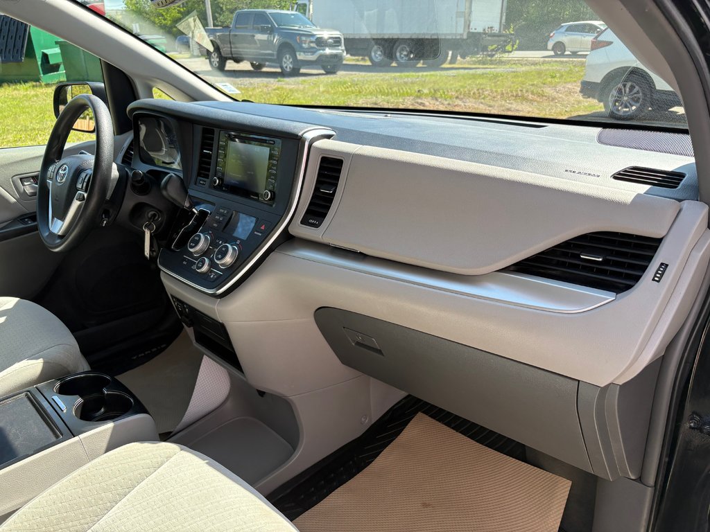 2019 Toyota Sienna LE - heated seats, hands free, cruise control, a/c in Kentville, Nova Scotia - 22 - w1024h768px