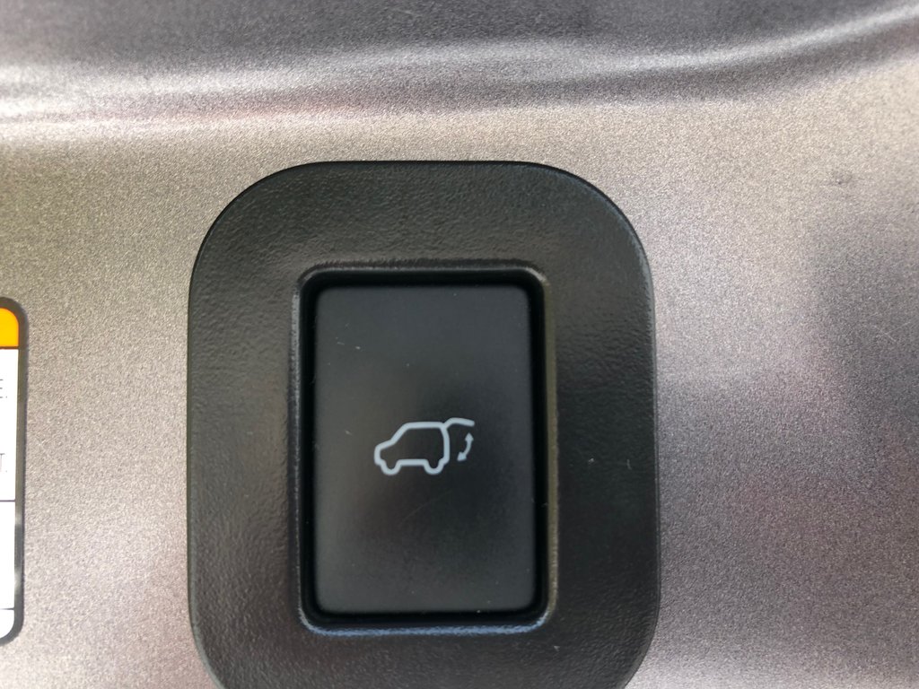 2020 Toyota Sienna XLE - sunroof, reverse camera, power seats, a/c in COLDBROOK, Nova Scotia - 24 - w1024h768px