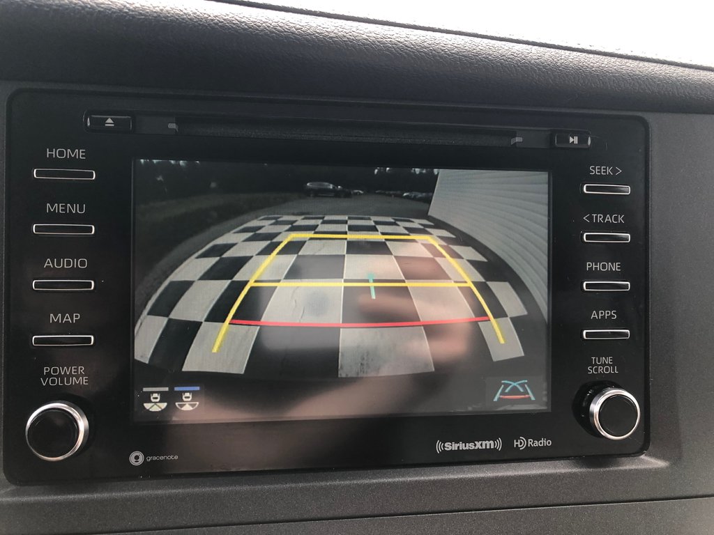 2020 Toyota Sienna XLE - sunroof, reverse camera, power seats, a/c in COLDBROOK, Nova Scotia - 12 - w1024h768px