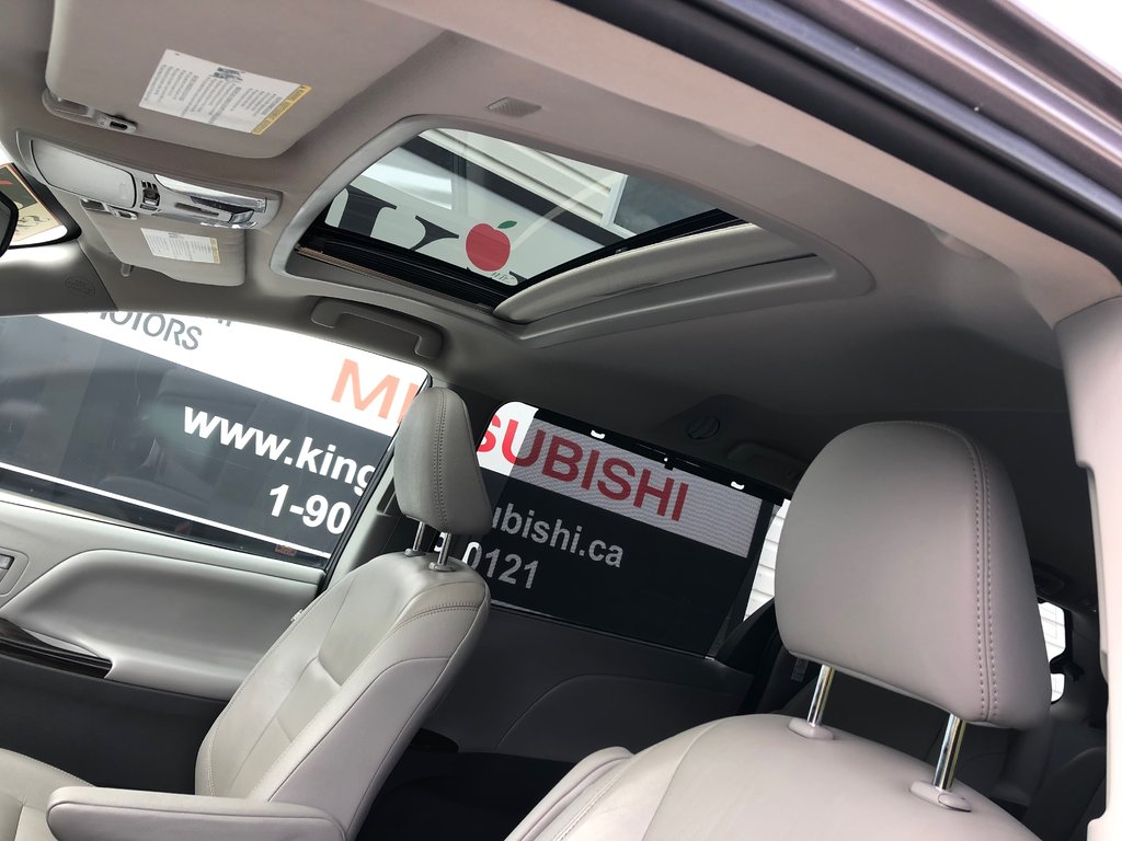 2020 Toyota Sienna XLE - sunroof, reverse camera, power seats, a/c in COLDBROOK, Nova Scotia - 18 - w1024h768px