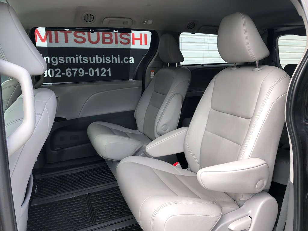 2020 Toyota Sienna XLE - sunroof, reverse camera, power seats, a/c in COLDBROOK, Nova Scotia - 19 - w1024h768px
