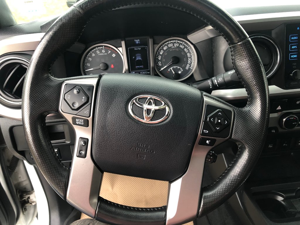Toyota Tacoma Limited 2016 à COLDBROOK, Nouvelle-Écosse - 10 - w1024h768px