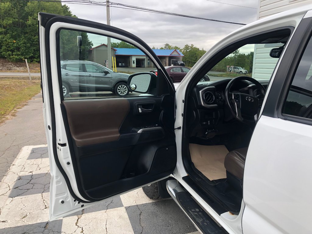 Toyota Tacoma Limited 2016 à COLDBROOK, Nouvelle-Écosse - 7 - w1024h768px
