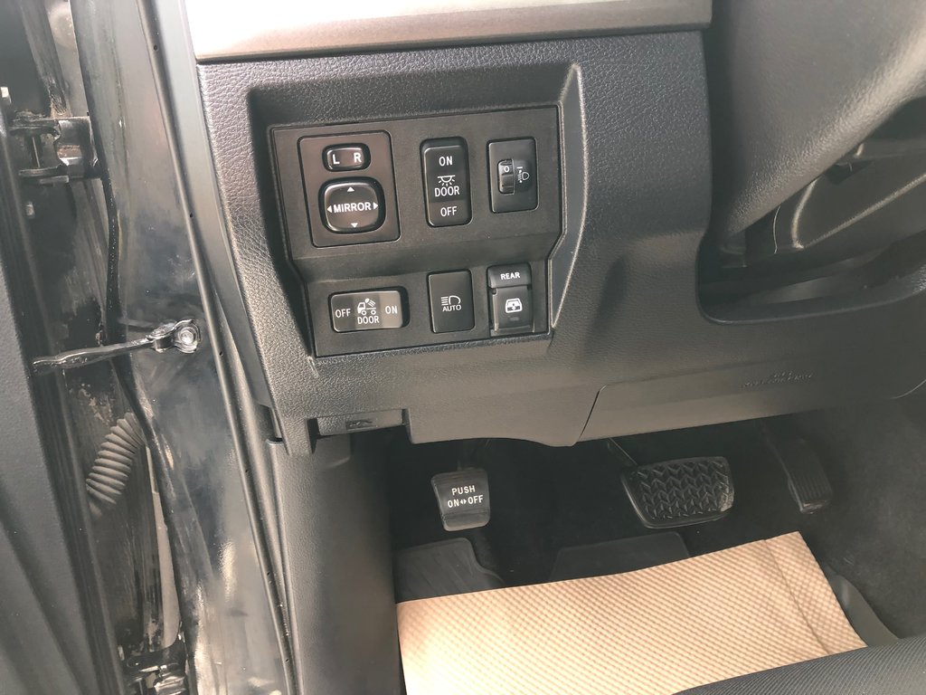 Toyota Tundra SR5 Plus - Reverse Camera, CD Player, 5.5' Bed 2018 à COLDBROOK, Nouvelle-Écosse - 11 - w1024h768px