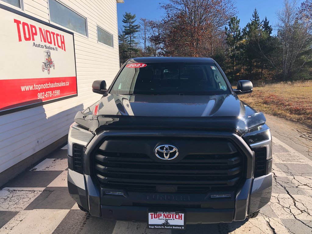 Tundra SR, rear sliding window, bluetooth, towing package 2023 à COLDBROOK, Nouvelle-Écosse - 2 - w1024h768px