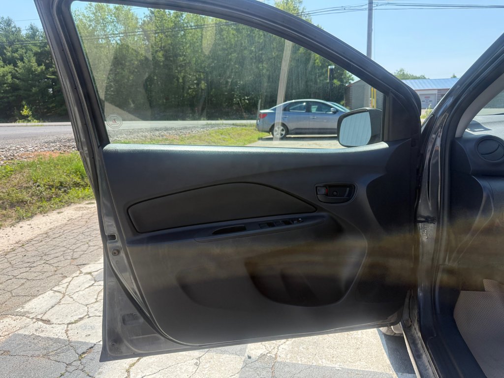 2008 Toyota YARIS Keyless entry, MP3, Cruise control in COLDBROOK, Nova Scotia - 7 - w1024h768px