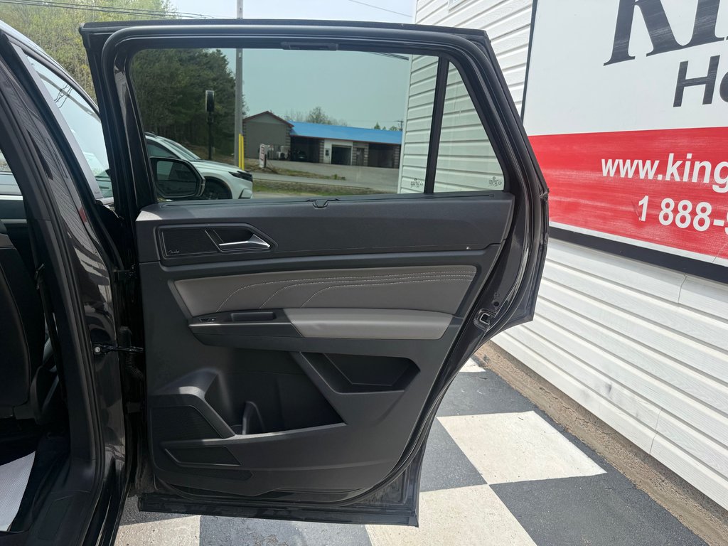 2022 Volkswagen ATLAS CROSS SPORT Highline, keyless entry, Remote Start, Bluetooth in COLDBROOK, Nova Scotia - 17 - w1024h768px