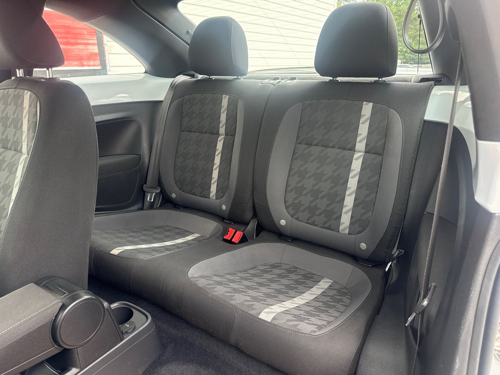 Volkswagen BEETLE  2017 à COLDBROOK, Nouvelle-Écosse - 13 - w1024h768px