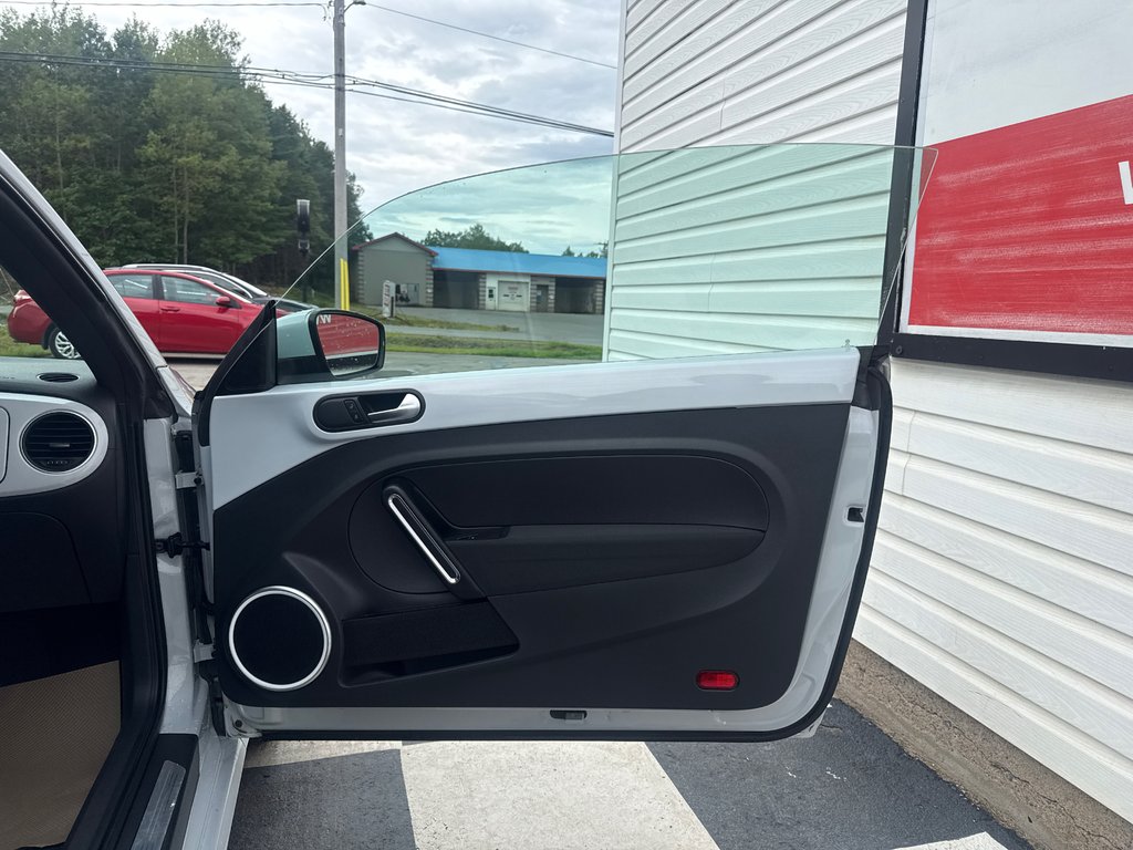 Volkswagen BEETLE  2017 à COLDBROOK, Nouvelle-Écosse - 15 - w1024h768px