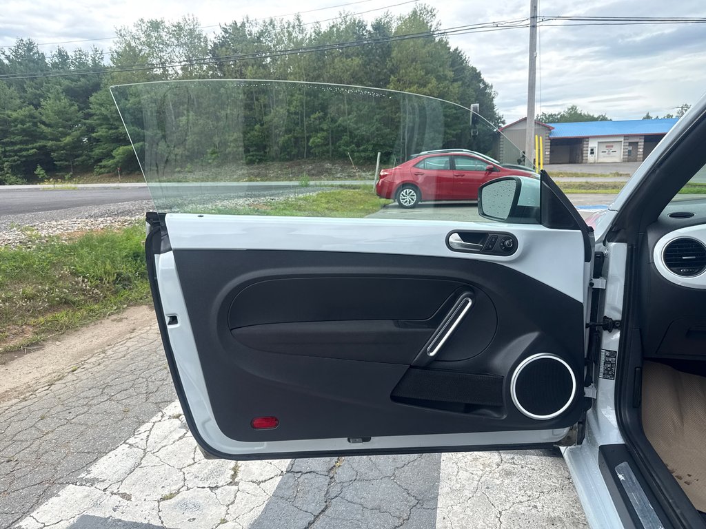Volkswagen BEETLE  2017 à COLDBROOK, Nouvelle-Écosse - 7 - w1024h768px