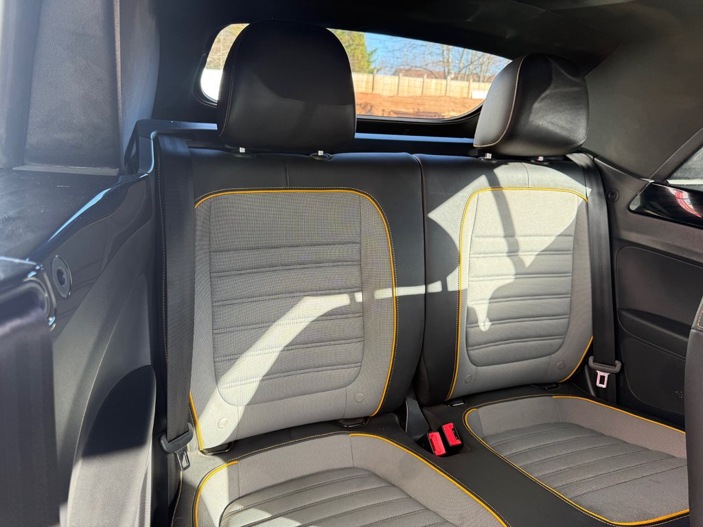 2019 Volkswagen BEETLE Dune, convertible, 2-door, keyless entry in COLDBROOK, Nova Scotia - 19 - w1024h768px