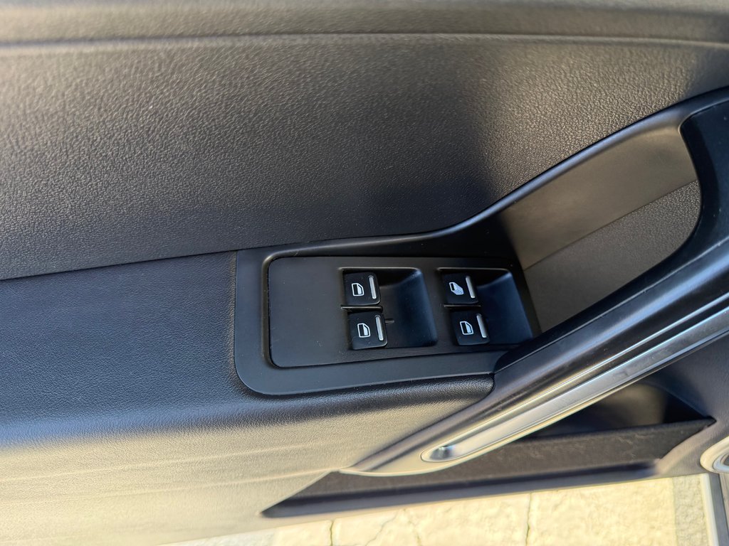 2019 Volkswagen BEETLE Dune, convertible, 2-door, keyless entry in COLDBROOK, Nova Scotia - 8 - w1024h768px