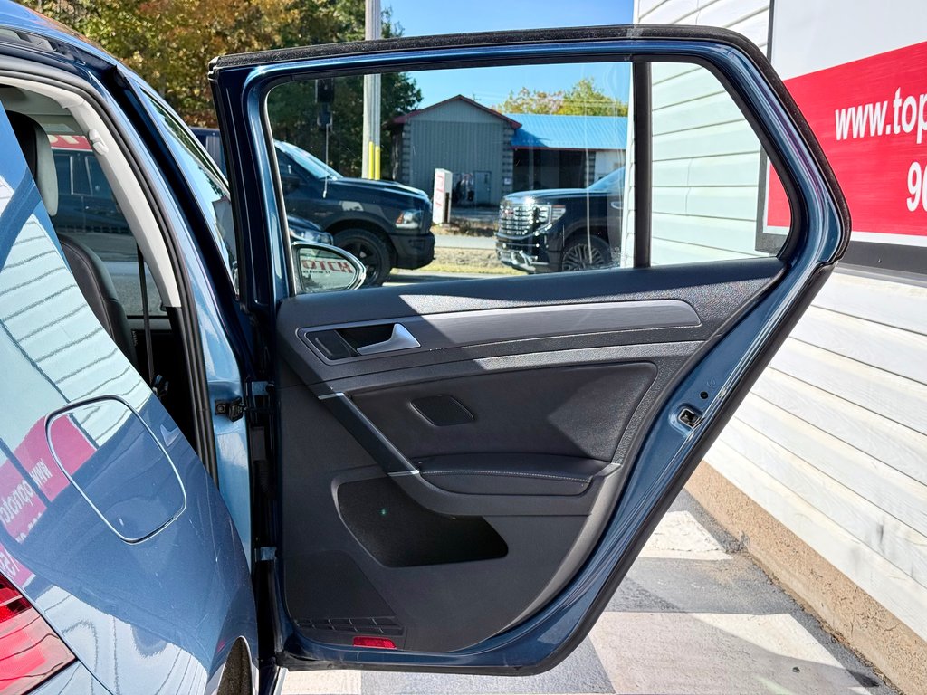 2018 Volkswagen GOLF Heated Seats, CD/MP3/BT Audio, Reverse Camera in COLDBROOK, Nova Scotia - 22 - w1024h768px