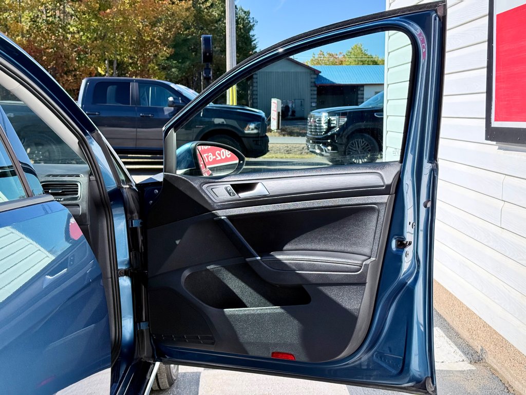 2018 Volkswagen GOLF Heated Seats, CD/MP3/BT Audio, Reverse Camera in COLDBROOK, Nova Scotia - 24 - w1024h768px