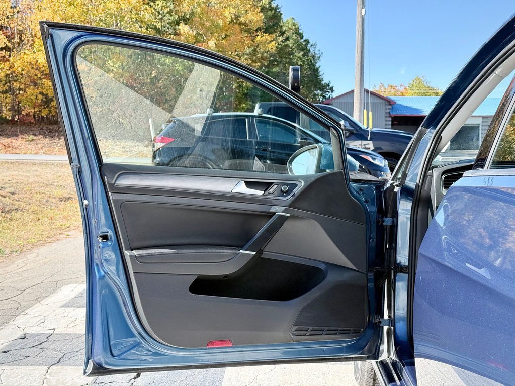 2018 Volkswagen GOLF Heated Seats, CD/MP3/BT Audio, Reverse Camera in COLDBROOK, Nova Scotia - 7 - w1024h768px
