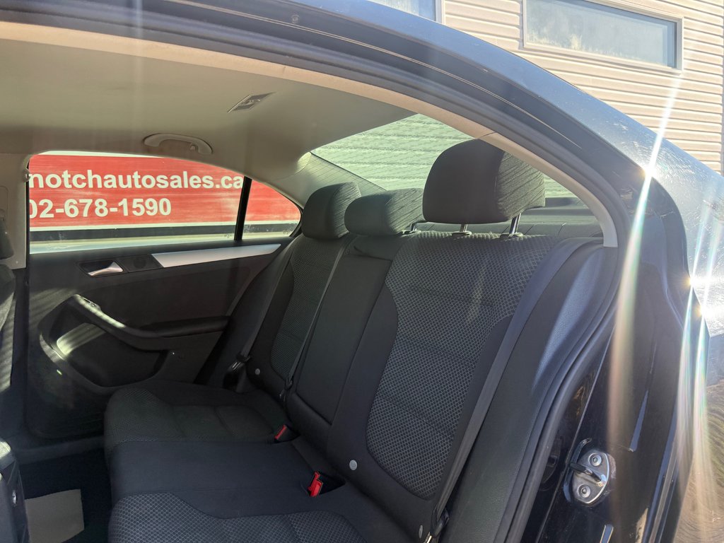 2014 Volkswagen JETTA Comfortline, Keyless entry, MP3, Cruise control in COLDBROOK, Nova Scotia - 13 - w1024h768px