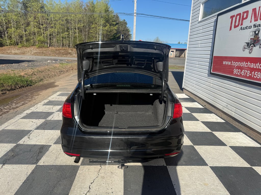 2014 Volkswagen JETTA Comfortline, Keyless entry, MP3, Cruise control in COLDBROOK, Nova Scotia - 14 - w1024h768px